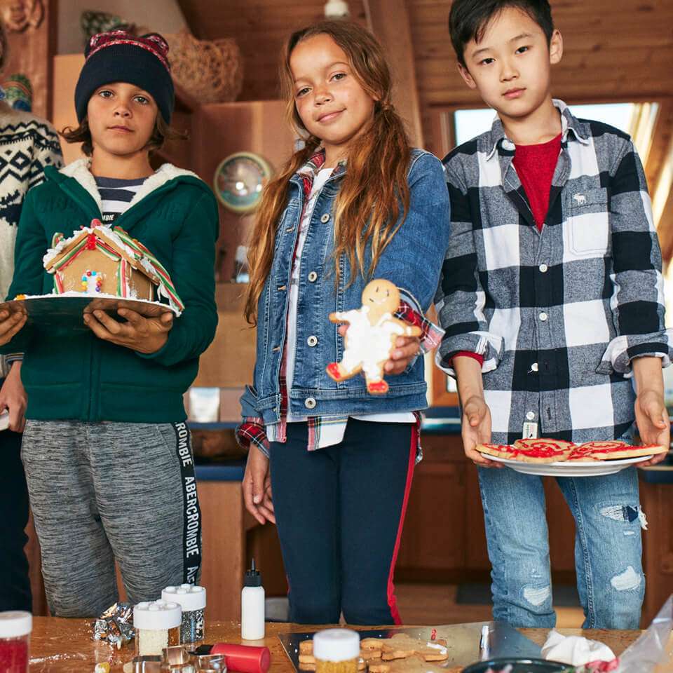 abercrombie kids in 651 Kapkowski Rd, Elizabeth, NJ 07201, USA