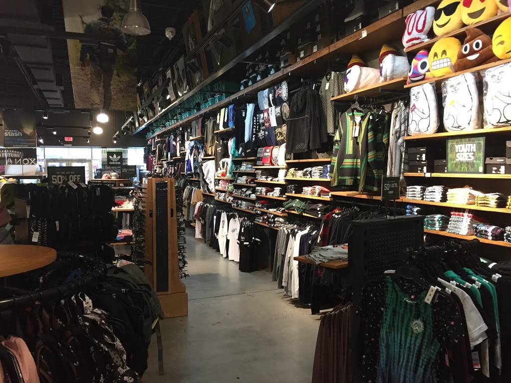 Zumiez | 2950 Interstate 20 #717, Grand Prairie, TX 75052, USA | Phone: (972) 522-1477