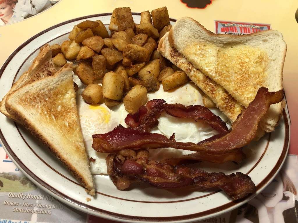 Mary Anns Diner | 4 Cobbetts Pond Rd, Windham, NH 03087, USA | Phone: (603) 965-3066