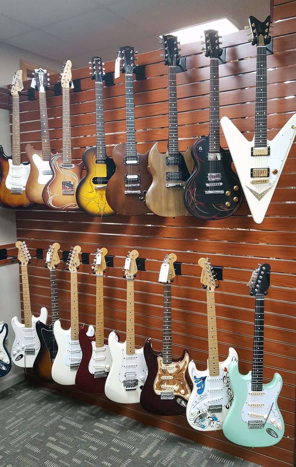 G-Sharp Guitars | 9453 Trump Terrace, Pleasanton, KS 66075, USA | Phone: (913) 352-6766