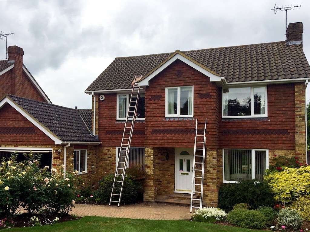Purewater Roof Cleaning | 130 Hayes Ln, Kenley CR8 5HQ, UK | Phone: 0800 086 8544