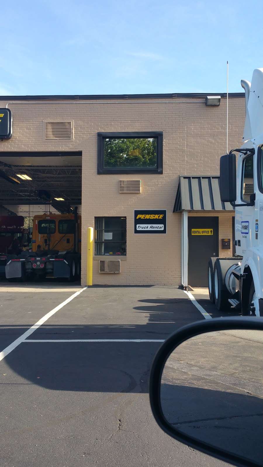 Penske Truck Rental | 100 Dessen Dr, Hazleton, PA 18202, USA | Phone: (570) 455-5850