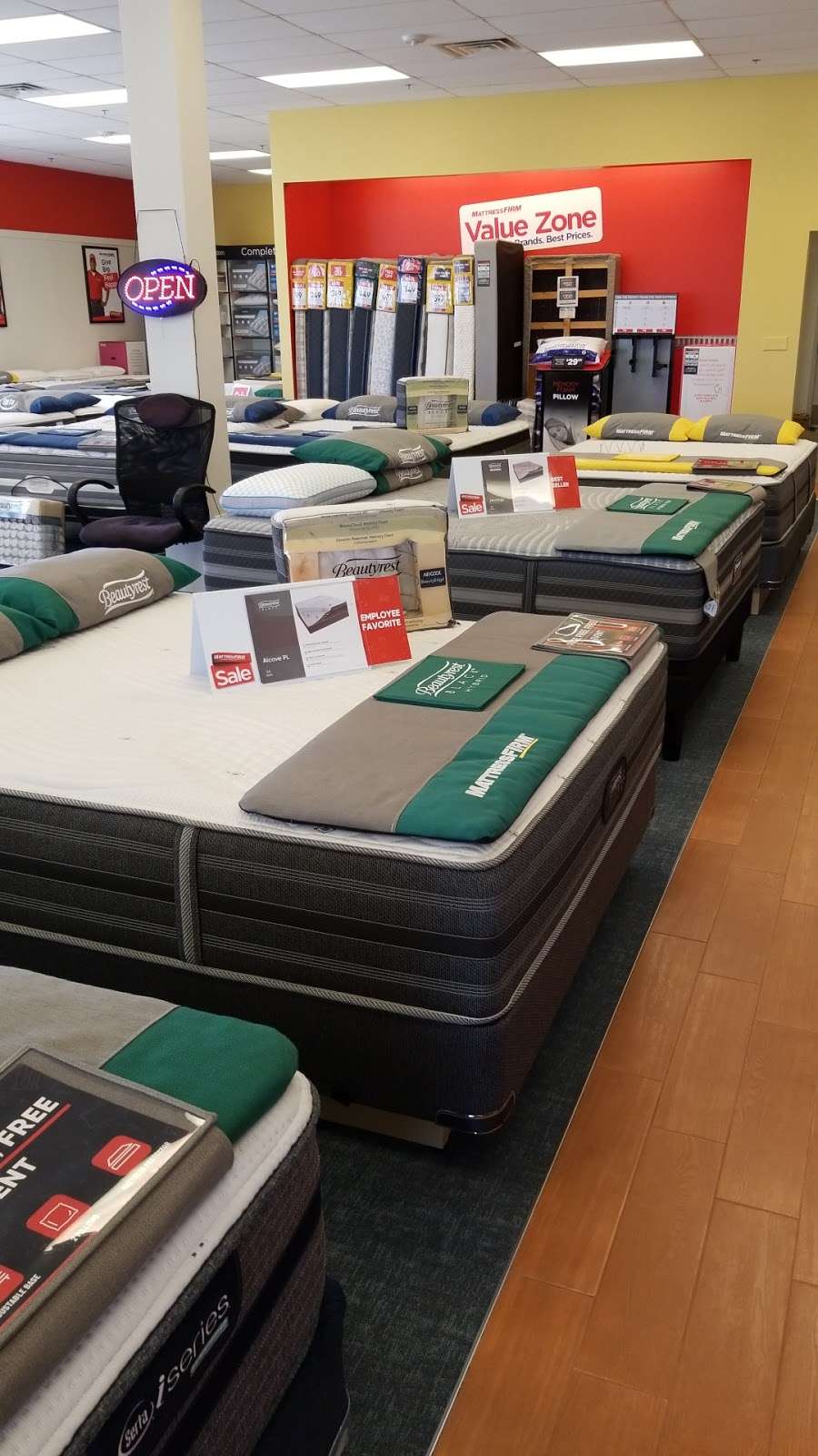 Mattress Firm Sugar Land Southwest | 520 Hwy 6 Ste 400, Sugar Land, TX 77478 | Phone: (281) 909-3362