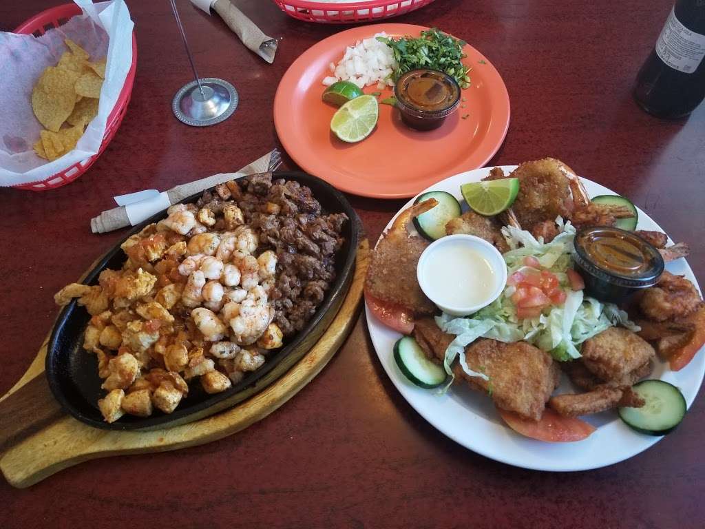 El Camaron Loco - Thornton, CO. | 619 W 84th Ave, Thornton, CO 80260, USA | Phone: (720) 616-7207