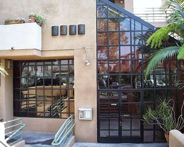 Vue Los Feliz Apartments | 1800 N New Hampshire Ave, Los Angeles, CA 90027, USA | Phone: (323) 430-8847