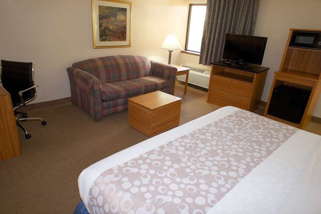 La Quinta Inn Pleasant Prairie Kenosha | 7540 118th Ave, Pleasant Prairie, WI 53158, USA | Phone: (262) 857-7911