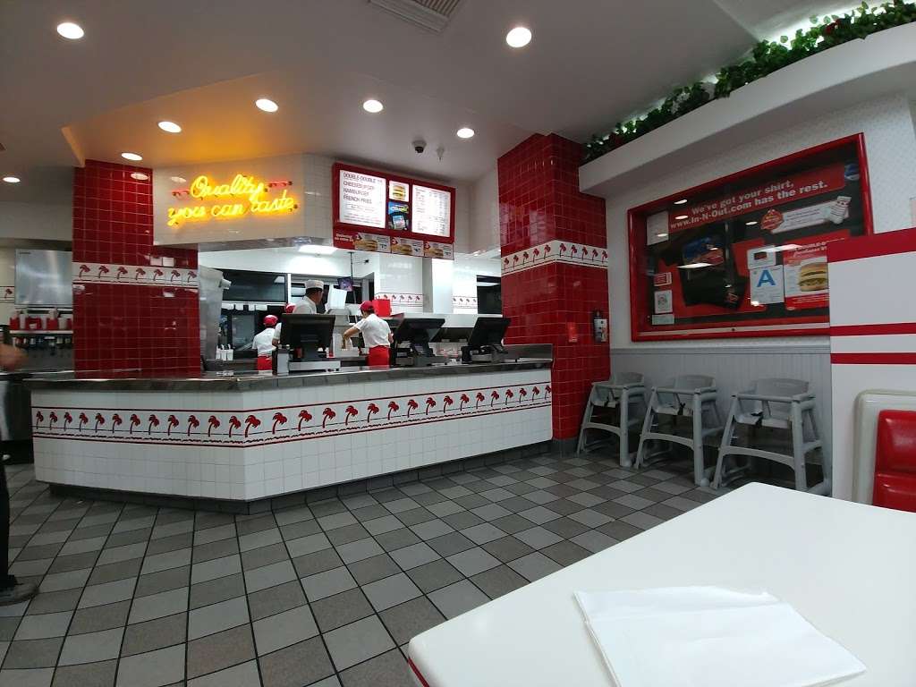 In-N-Out Burger | 3801 Inglewood Ave, Redondo Beach, CA 90278, USA | Phone: (800) 786-1000