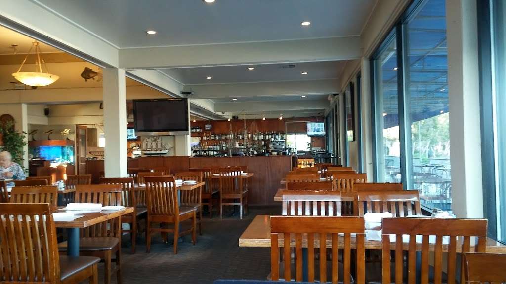 Pier 29 Restaurant & Bar | 1148 Ballena Blvd, Alameda, CA 94501, United States | Phone: (510) 865-5088