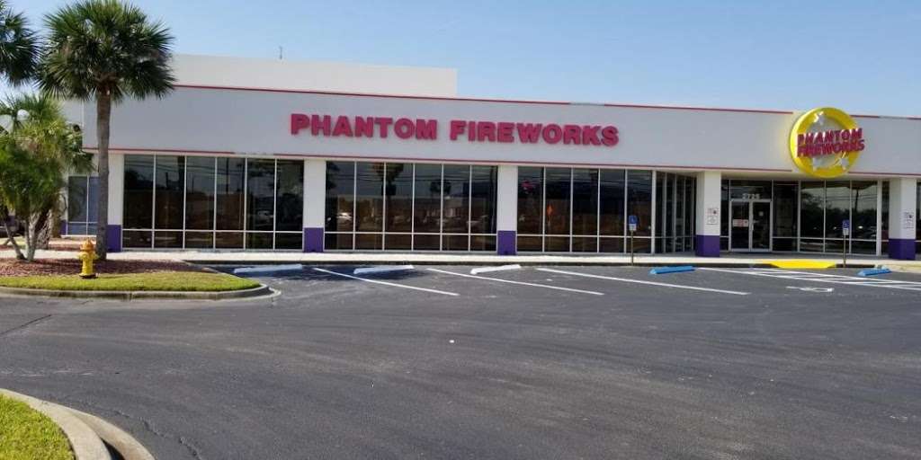 Phantom Fireworks of Cocoa | 2725 West King Street, FL-520, Cocoa, FL 32926, USA | Phone: (321) 631-3611