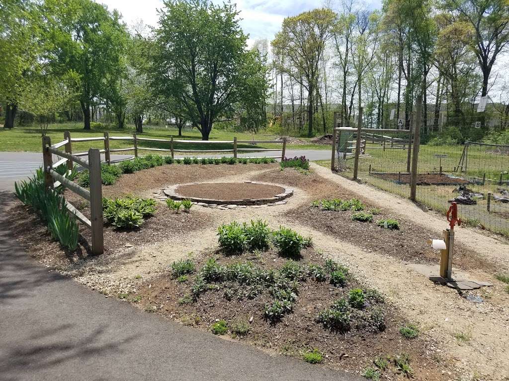 Monroe Township Community Garden | 124 Applegarth Rd, Monroe Township, NJ 08831, USA