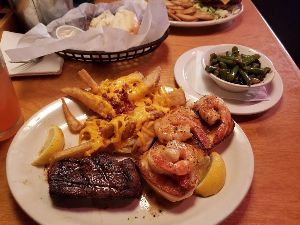 Texas Roadhouse | 6228 Durand Ave, Mt Pleasant, WI 53406, USA | Phone: (262) 554-8900