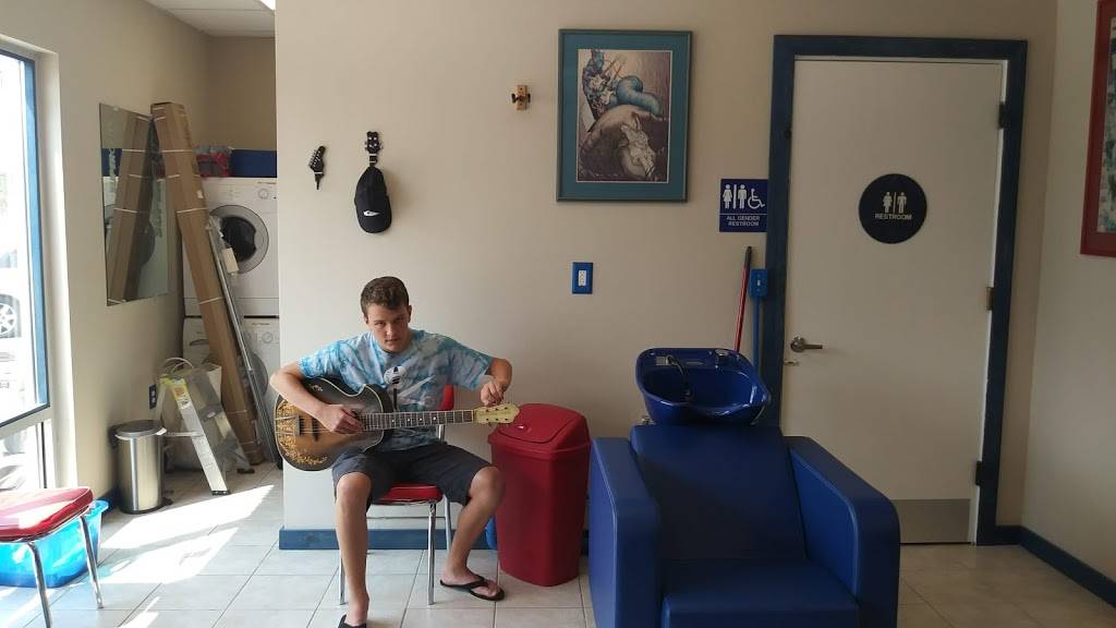 Gregs Clean Cuts & Guitar Lounge | 90 Mark West Springs Rd Ste 115, Santa Rosa, CA 95403, USA | Phone: (707) 544-4321