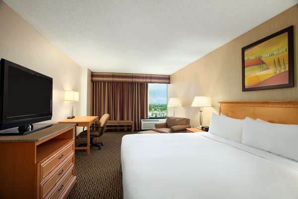 Radisson Hotel Denver - Aurora | 3155 S Vaughn Way, Aurora, CO 80014 | Phone: (720) 857-9000