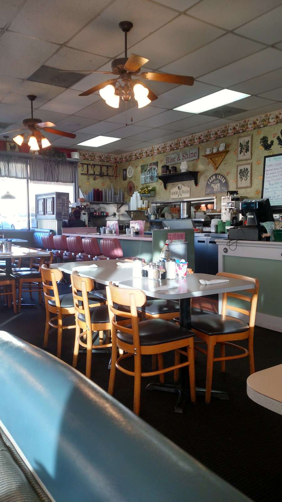 Molly Browns Country Cafe | 13778 Hesperia Rd, Victorville, CA 92395, USA | Phone: (760) 955-9778
