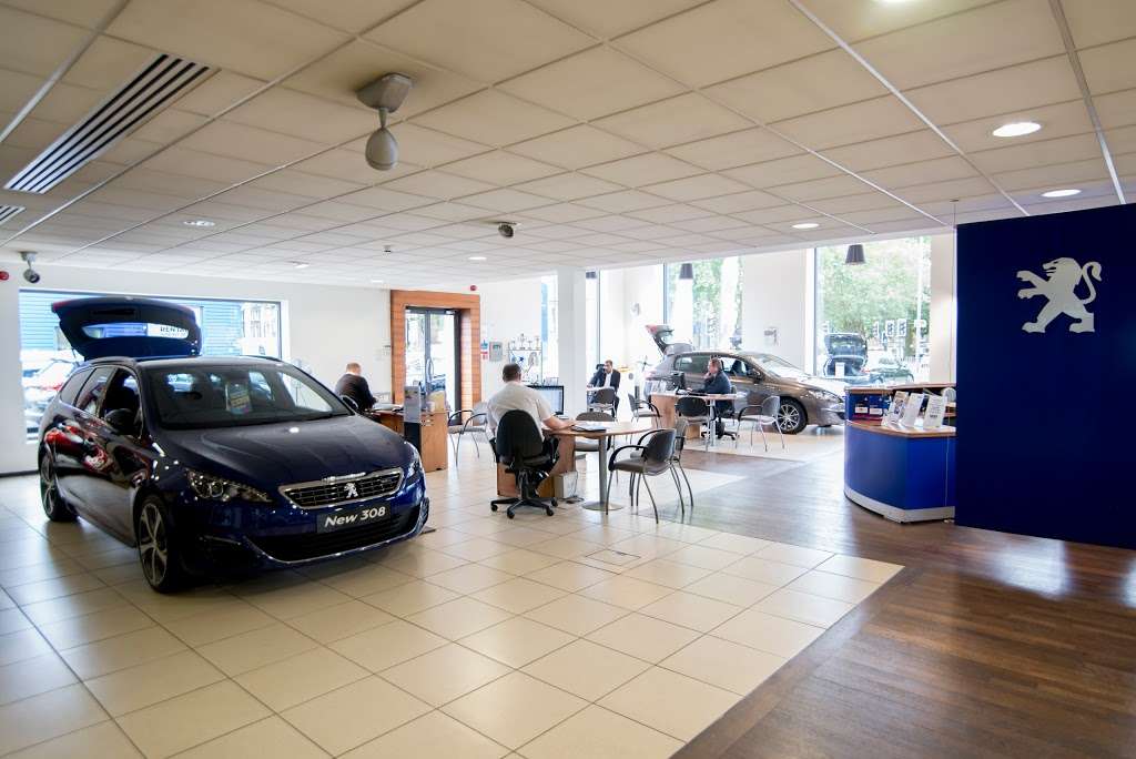 Robins & Day Peugeot Chiswick | Capital Interchange Way, Brentford TW8 0EX, UK | Phone: 020 8957 3000