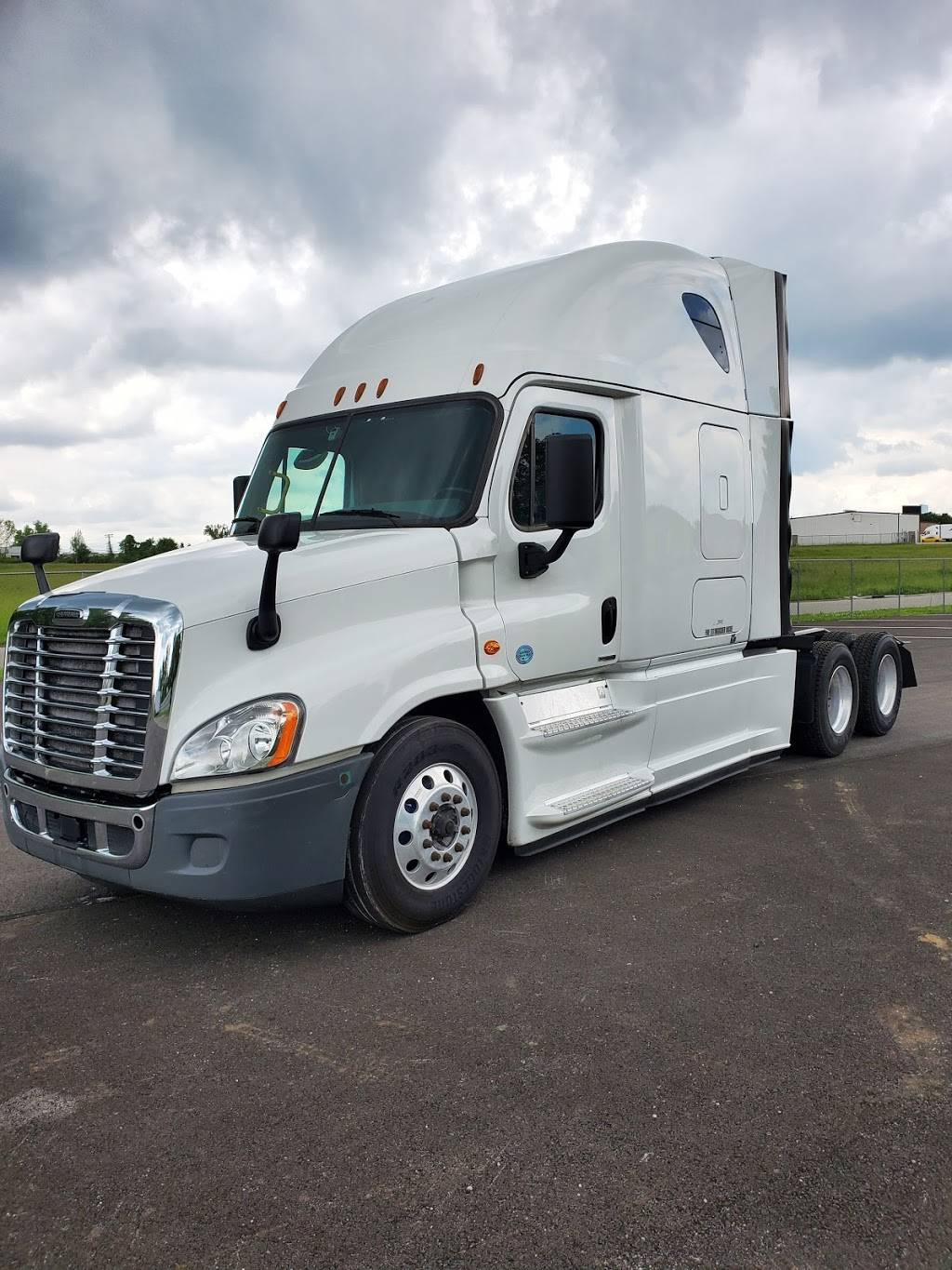 B&B Truck Sales | 1419 Truckers Blvd, Jeffersonville, IN 47130, USA | Phone: (812) 284-2741