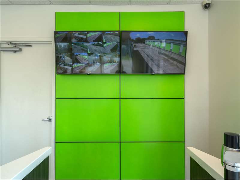 Extra Space Storage | 1298 Long Lake Dr, Round Lake Beach, IL 60073, USA | Phone: (847) 886-9176