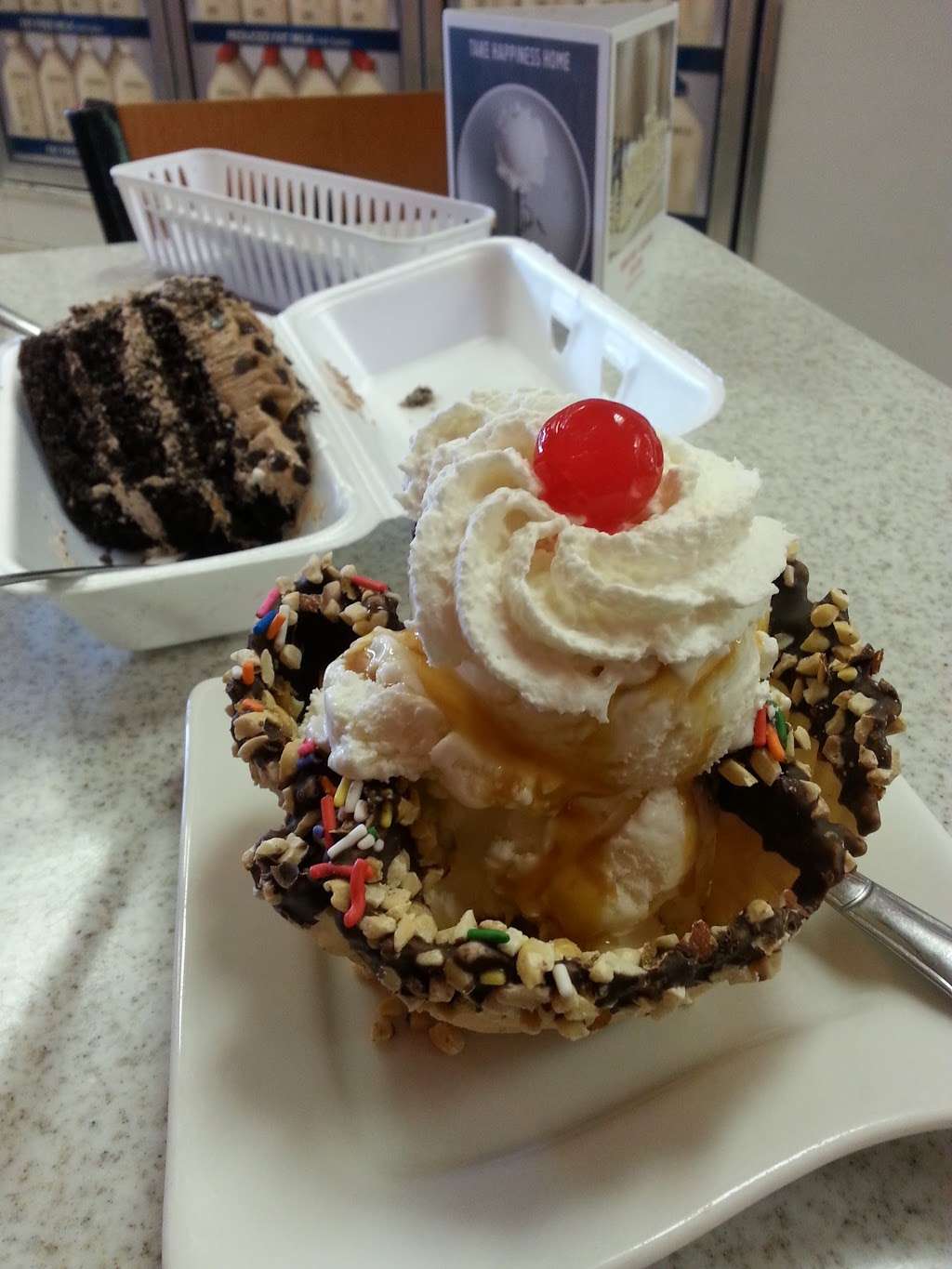 Oberweis Ice Cream and Dairy Store | 1018-20 S York Rd, Elmhurst, IL 60126 | Phone: (630) 782-0141