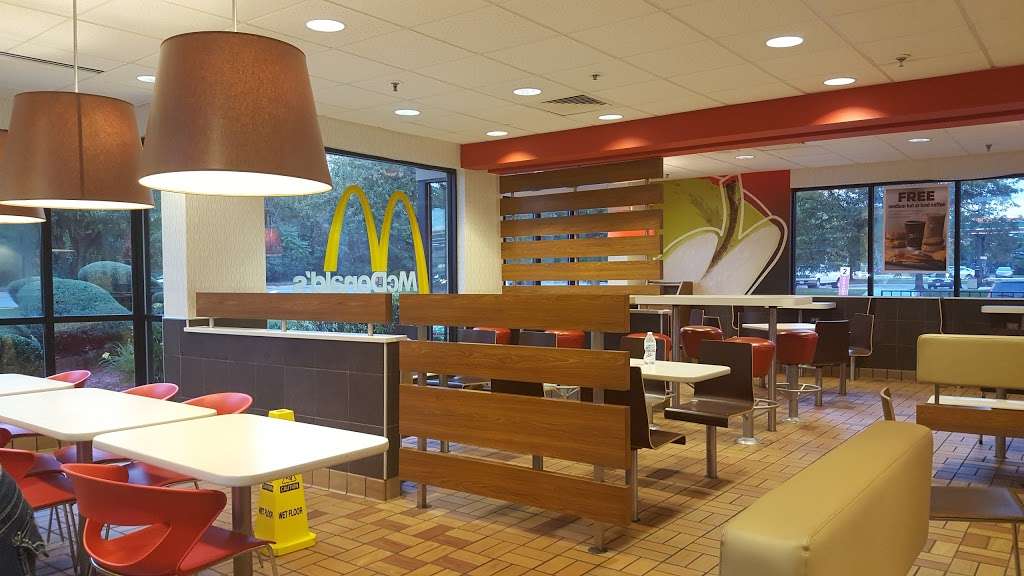 McDonalds | 6515 Old Alexandria Ferry Rd, Clinton, MD 20735, USA | Phone: (301) 868-8736