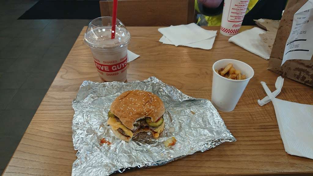 Five Guys | 880 Foxcroft Ave, Martinsburg, WV 25401, USA | Phone: (304) 901-5248