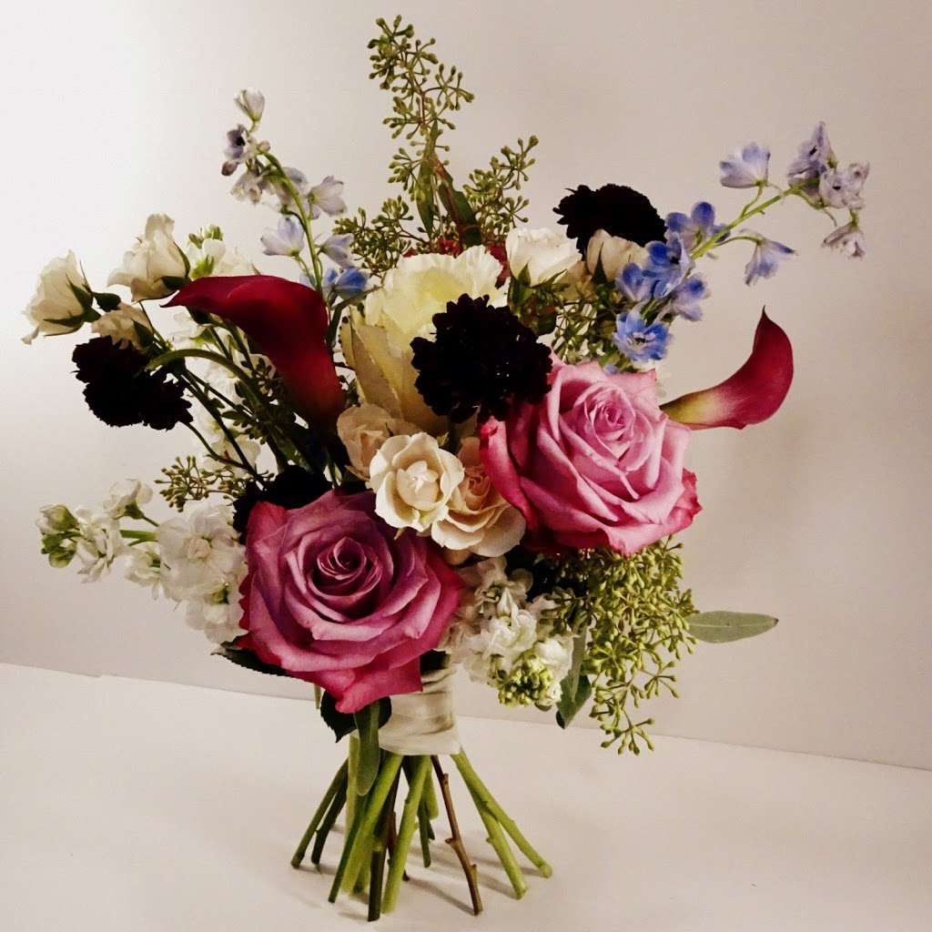 Carbon Valley Flower Gallery - A Full Service Florist | 630 Main Street #D, Frederick, CO 80530, USA | Phone: (303) 833-4100