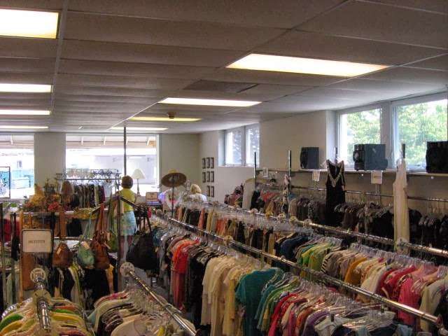 Upscale consignment store The Pinwheel in Doylestown offered for sale