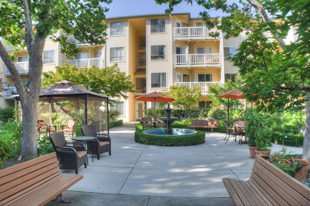 Carlton Senior Living Concord | 1700 Broadway St, Concord, CA 94520, USA | Phone: (925) 686-1700