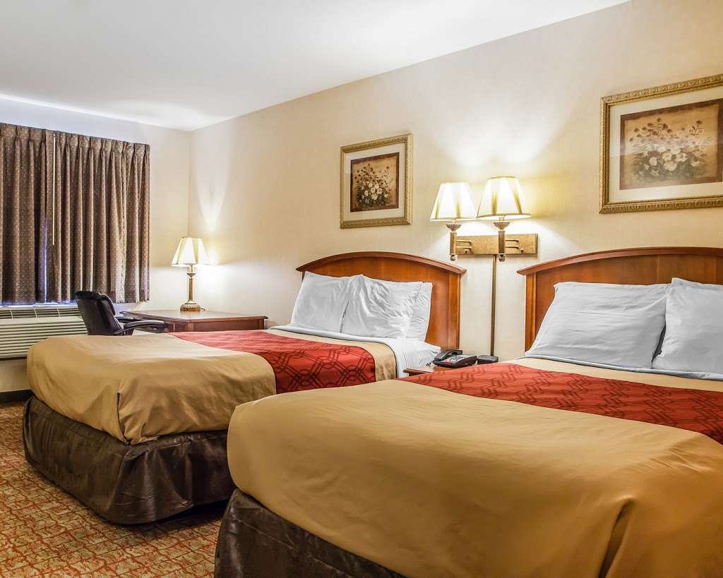 Econo Lodge Douglassville-Pottstown | U.S. 422, 387 Benjamin Franklin Hwy, Douglassville, PA 19518, USA | Phone: (610) 385-3016