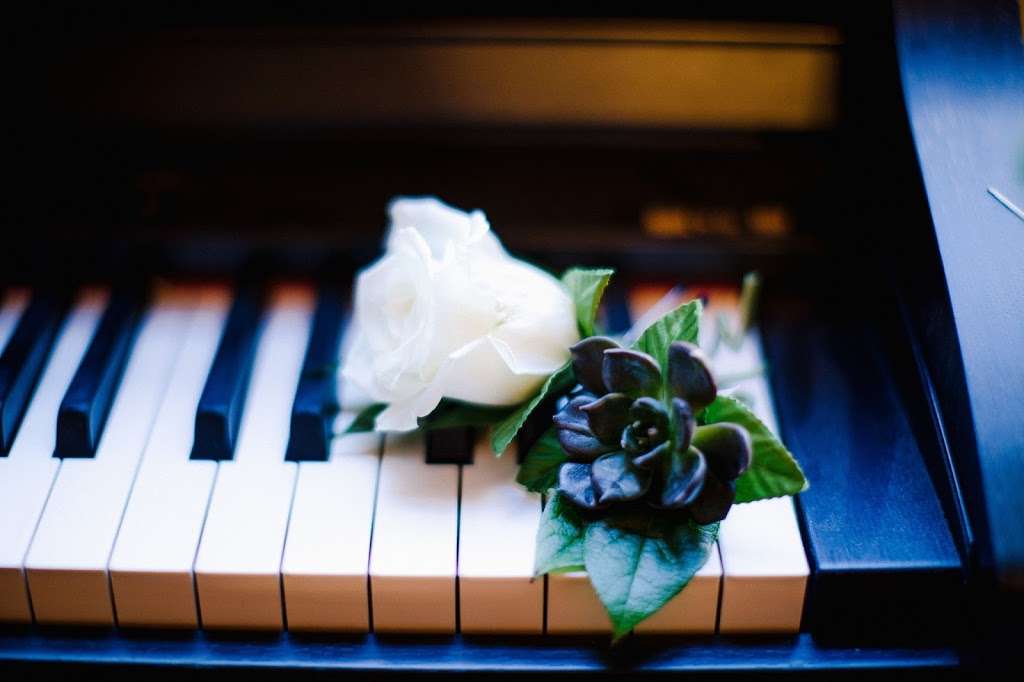 Upgrade Entertainment - Pianist & Accompanyment | 1727 S Indiana Ave, Chicago, IL 60616, USA | Phone: (734) 730-0438