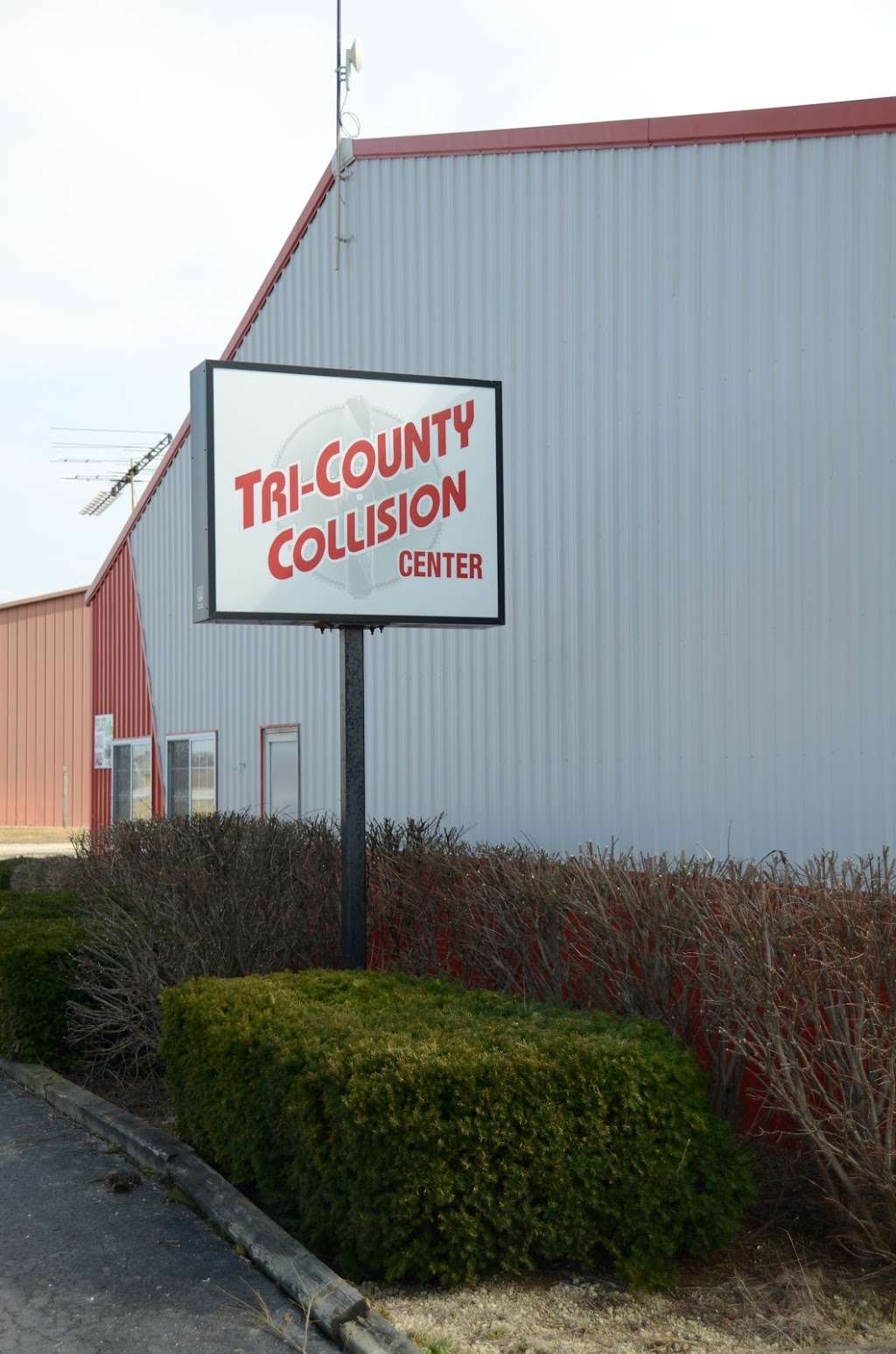 Tri County Collision Center | 1950 W Church St, Sandwich, IL 60548, USA | Phone: (815) 786-2225