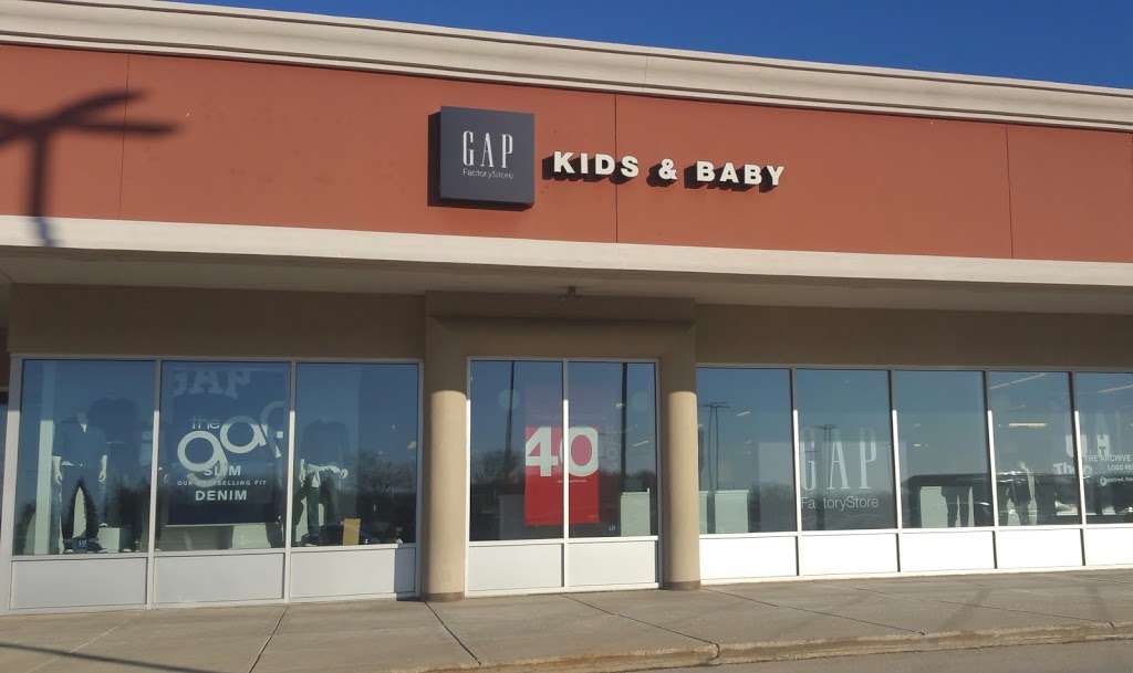 Gap Outlet | 11211 120th Ave, Pleasant Prairie, WI 53158, USA | Phone: (262) 857-7877