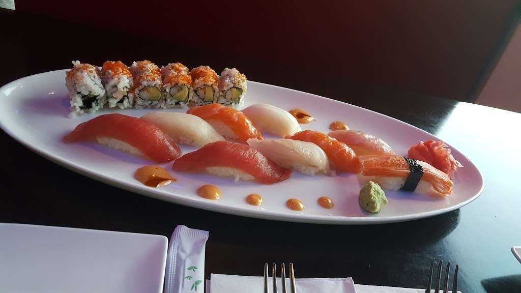 Yujo Sushi & Asian Cuisine | 511 Merrimack Ave, Dracut, MA 01826, USA | Phone: (978) 458-8113