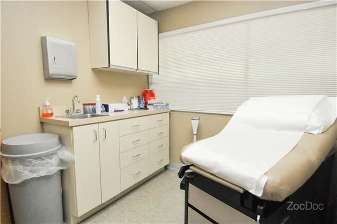 North Shore Gastroenterology: Rattner Howard M MD | 233 E Shore Rd #101, Great Neck, NY 11023, USA | Phone: (516) 487-2444