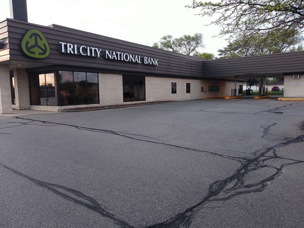 Tri City National Bank | 7525 W Oklahoma Ave, Milwaukee, WI 53219, USA | Phone: (414) 546-3210