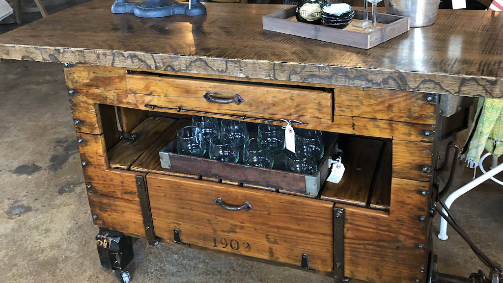 Rust and Feathers | 14928 James Monroe Hwy, Leesburg, VA 20176, USA | Phone: (703) 737-6700