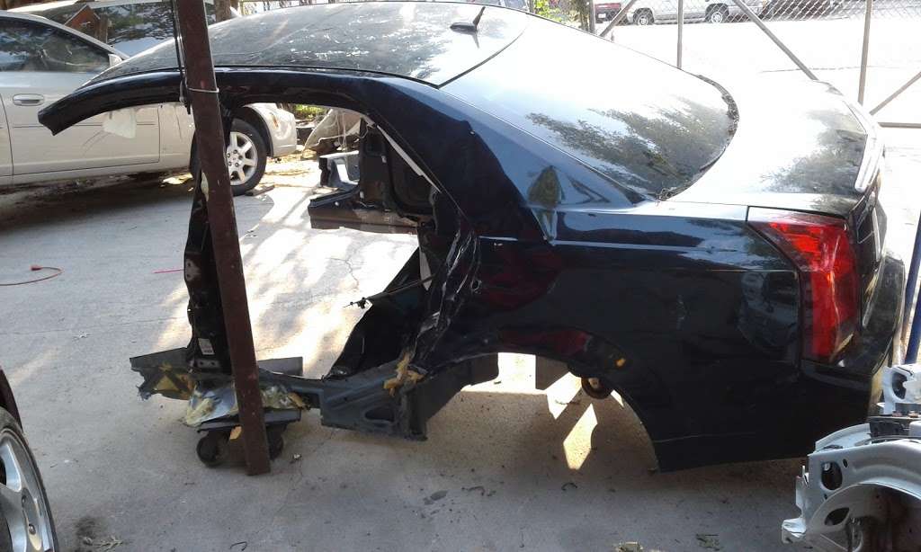 J M Auto Body & Frame Work | 7314 New Laredo Hwy, San Antonio, TX 78211, USA | Phone: (210) 924-7722