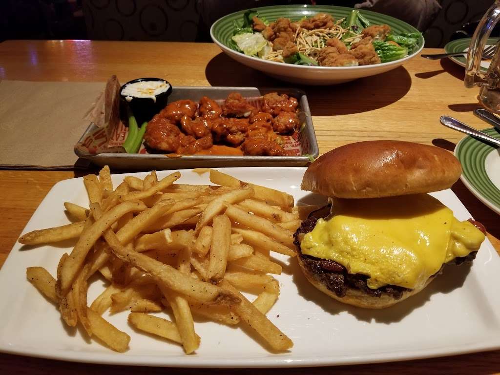 Applebees Grill + Bar | 965 Jefferson Ave, Union, NJ 07083 | Phone: (908) 687-8500