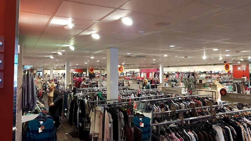 TK Maxx | Tunbridge Wells Shopping Park, Longfield Rd, Royal Tunbridge Wells, Tunbridge Wells TN2 3UE, UK | Phone: 01892 510130