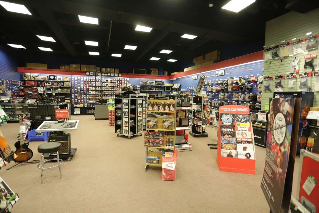 Guitar Center | 4271 W 167th St, Country Club Hills, IL 60478 | Phone: (708) 799-0315