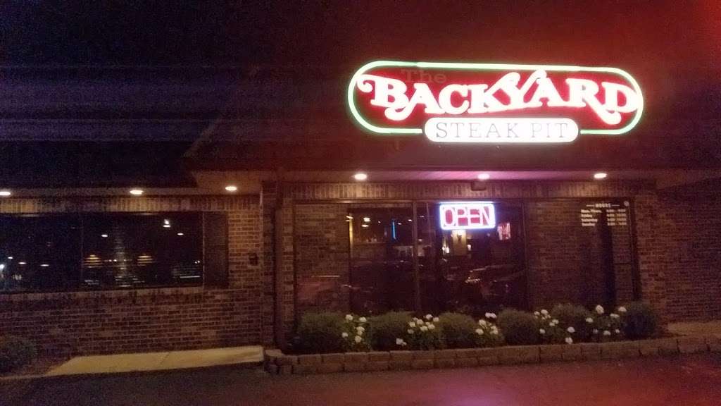 The Backyard Steak Pit | 1818 N Grandwood Dr, Gurnee, IL 60031, USA | Phone: (847) 356-5200