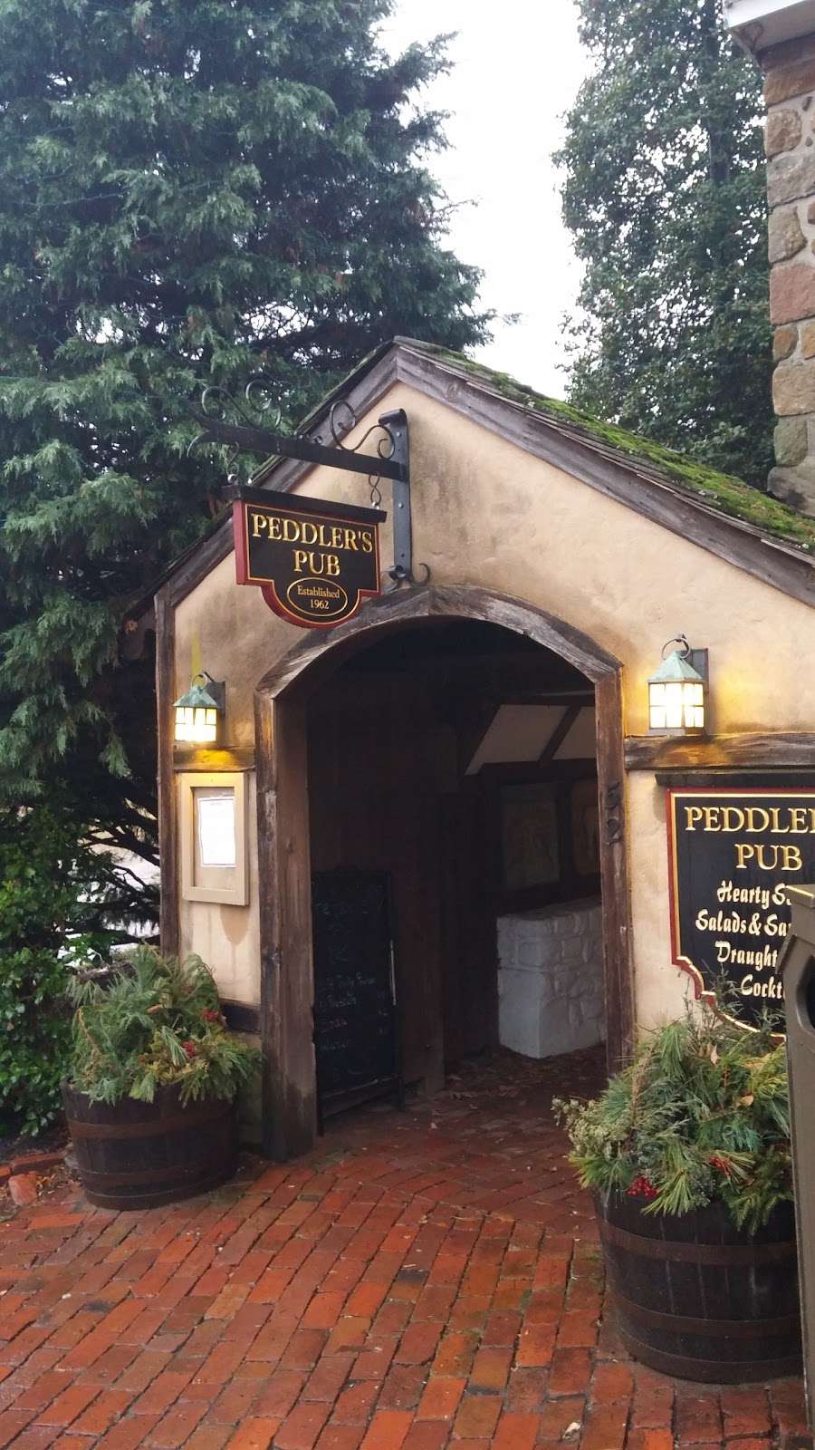 Peddlers Pub | 164 Peddlers Village, Lahaska, PA 18931, USA | Phone: (215) 794-4010