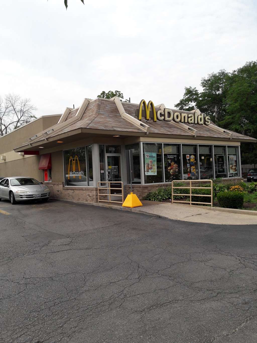 McDonalds | 1637 W 95th St, Chicago, IL 60643 | Phone: (773) 429-1300