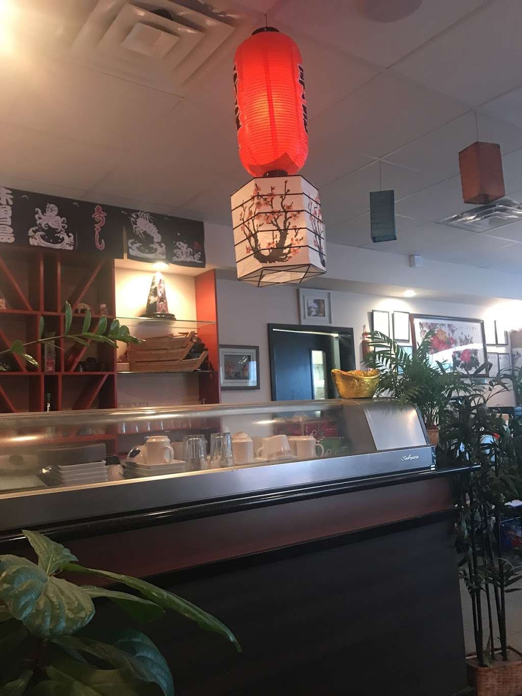 Golden Wok Restaurant, Located in, 3468 Ella Blvd, Houston