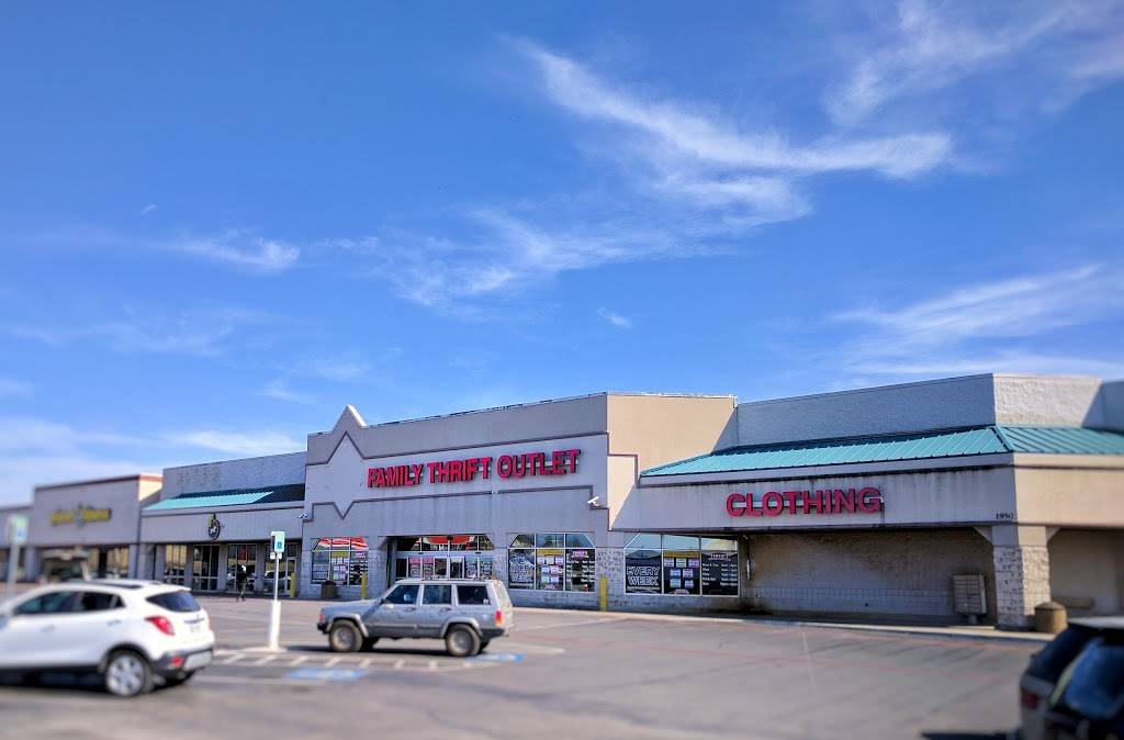 Family Thrift Outlet | 1950 Ephriham Ave, Fort Worth, TX 76164, USA | Phone: (817) 625-0707