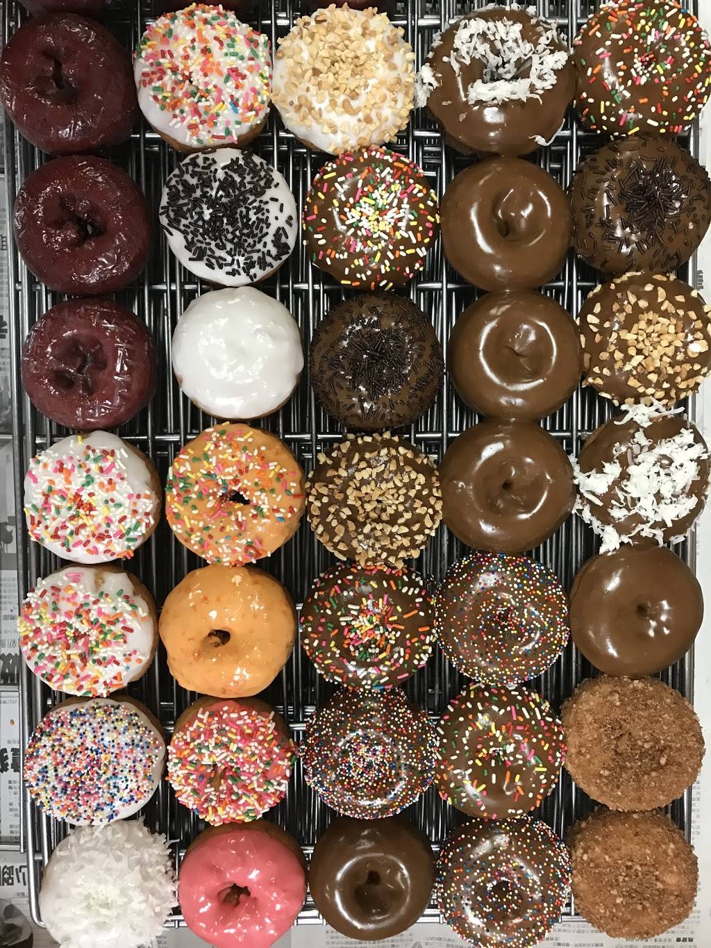 Rainbow Donuts | 13812 Brookhurst St, Garden Grove, CA 92843, USA | Phone: (714) 638-2283