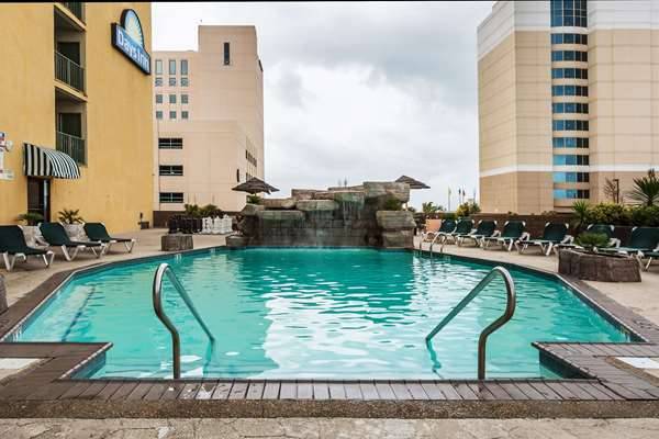 Days Inn by Wyndham Virginia Beach At The Beach | 1000 Atlantic Ave, Virginia Beach, VA 23451 | Phone: (757) 428-6141