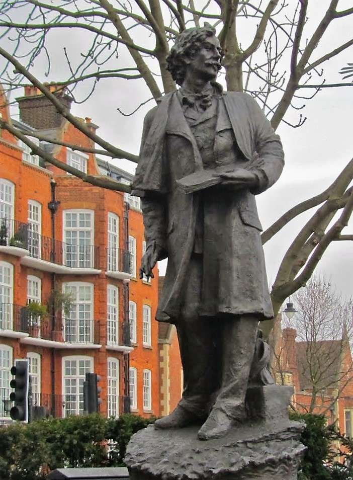 James McNeill Whistler statue | 93 Cheyne Walk, London SW10 0DQ, UK