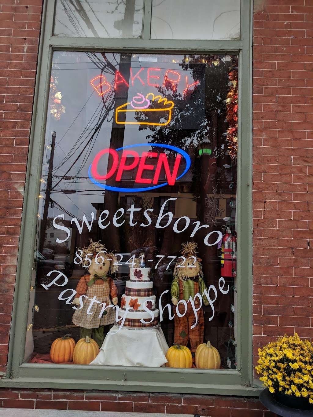 Sweetsboro Pastry Shoppe | 1302 Kings Hwy, Swedesboro, NJ 08085, USA | Phone: (856) 241-7722