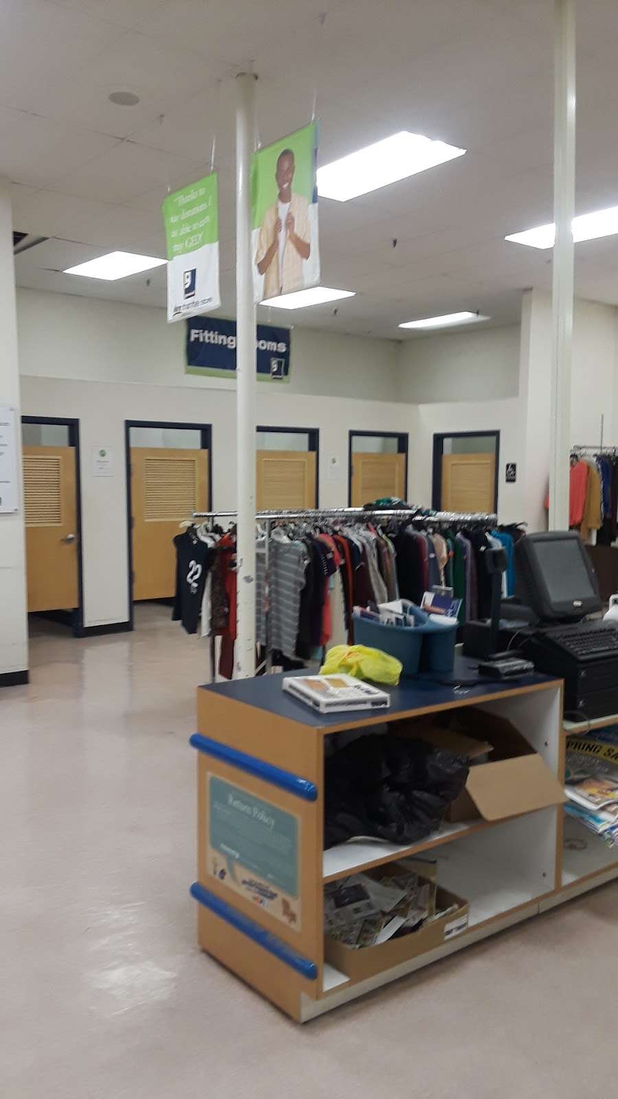 Goodwill | 2137 MacDade Boulevard, Holmes, PA 19043, USA | Phone: (610) 586-6360