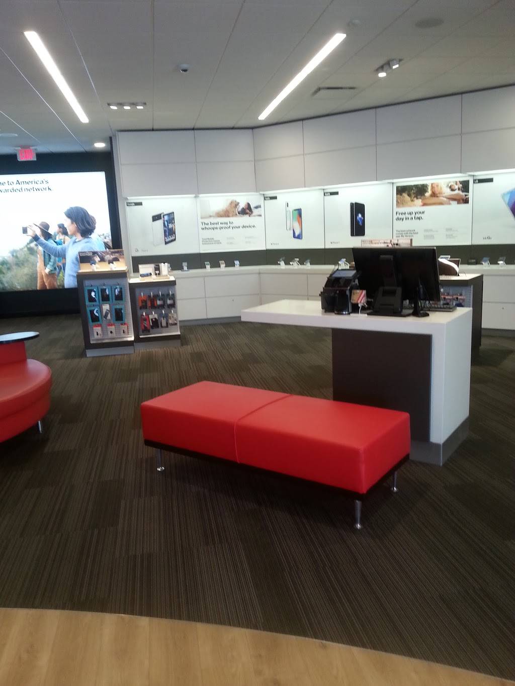 Verizon | 3627 Denmark Dr Ste 200, Council Bluffs, IA 51501, USA | Phone: (712) 366-7079